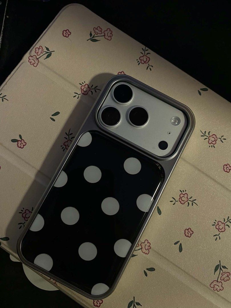 Iphone 17 pro max case (Category: Cases & Sleeves) located in Pasig City. Submitted by heydeclutterwithmee (Listing ID 1452684705, Image 2). Description: .