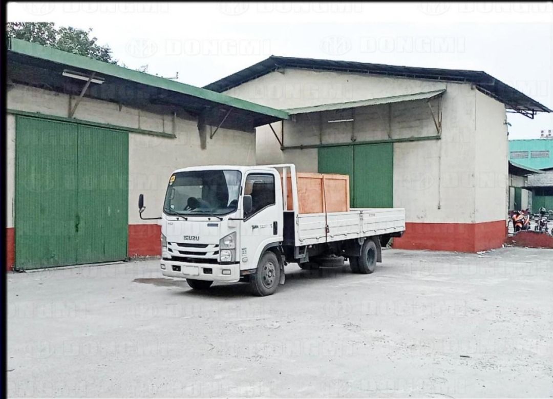 ISUZU NQR75 2020 (Category: Heavy Vehicles) located in Caloocan City. Submitted by quickshark.52a7c5 (Listing ID 1452519783, Image 1). Description: ISUZU NQR75 18FT x 7.5FT x 18 inches BODY TYPE: DROPSIDE AIRCON TYPE: AIR CONDITIONER CLASSIFICATION: PRIVATE (COMPANY TRUCK) Issue: The truck bed has rust (see photos). P.S.: Please check the truck first at our warehouse, and we will negotiate the final price. P.S. The truck is not used regularly, wh
