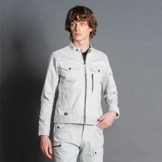 (Category: ) located in . Submitted by y2k.luxury.streetwear.outdoor (Listing ID 1452667832, Image 1). Description: .