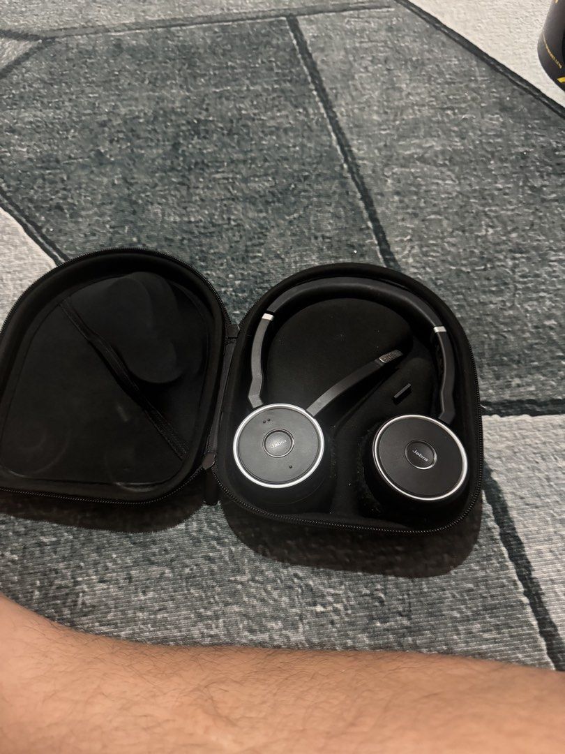 Jabra Evolve 75 (Category: Headphones & Headsets) located in General Trias. Submitted by jiyoooooo (Listing ID 1452567308, Image 3). Description: 🔥 WORK FROM HOME GAME CHANGER – Jabra Evolve 75 (Like New!) 🔥 Pagod ka na ba sa maingay na paligid habang nasa meeting? 👀 Upgrade ka na sa headset na pang-pro talaga—Jabra Evolve 75! 💼 Perfect for WFH, calls, at focus mode 🔇 Active Noise Cancelling – goodbye tahol ng aso, karaoke ng kapitbahay 😌 �