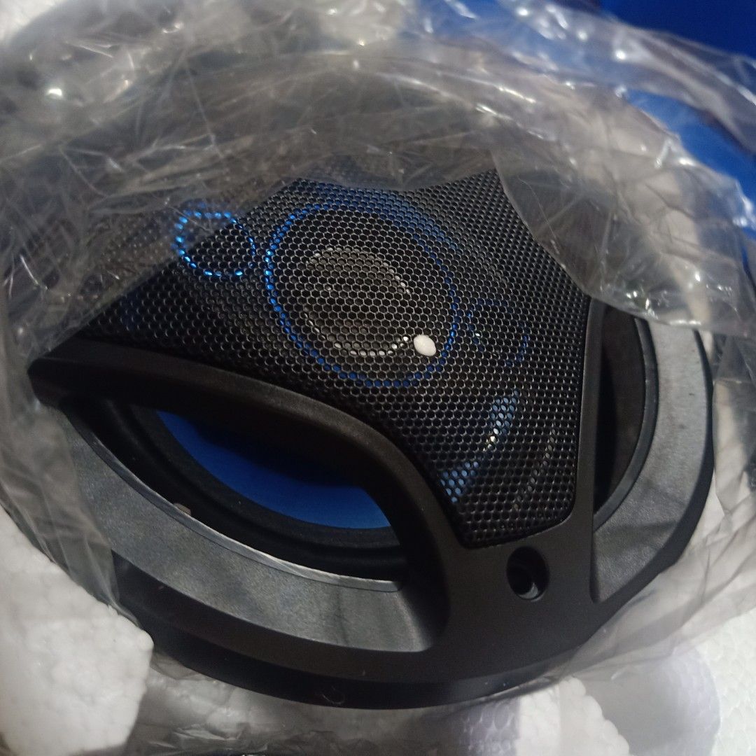 Jiaoping TP-1671 Car Horn Speaker 16cm (Category: Soundbars, Speakers & Amplifiers) located in Malolos. Submitted by adorajngs (Listing ID 1452568872, Image 2). Description: - Jiaoping TP-1671 Car Horn Speaker - Size: 16cm - Max Power: 500W (40W Nominal) - Frequency Response: 60Hz - 20,000Hz - Features: Composite cone and dome tweeter - Includes: Mounting screws - Origin: Made in China.