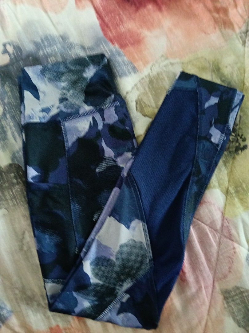 Joe Fresh leggings (Category: Activewear) located in Quezon City. Submitted by aplingaling (Listing ID 1452523327, Image 2). Description: Floral Joe Fresh leggings with mesh design , bought abroad never worn. RFS : Decluttering..