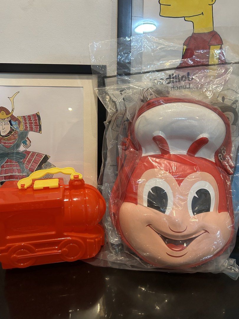 Jollibee Lunch Bag Collectible Set Complete (Category: Character Goods) located in Marikina City. Submitted by primo_supremo (Listing ID 1452608681, Image 1). Description: Great collection for Jollibee fanatics or something your kids could use 👌🏻.