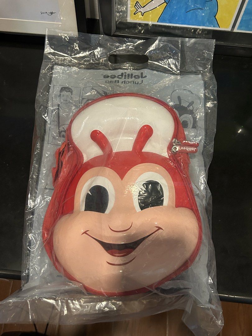 Jollibee Lunch Bag Collectible Set Complete (Category: Character Goods) located in Marikina City. Submitted by primo_supremo (Listing ID 1452608681, Image 2). Description: Great collection for Jollibee fanatics or something your kids could use 👌🏻.