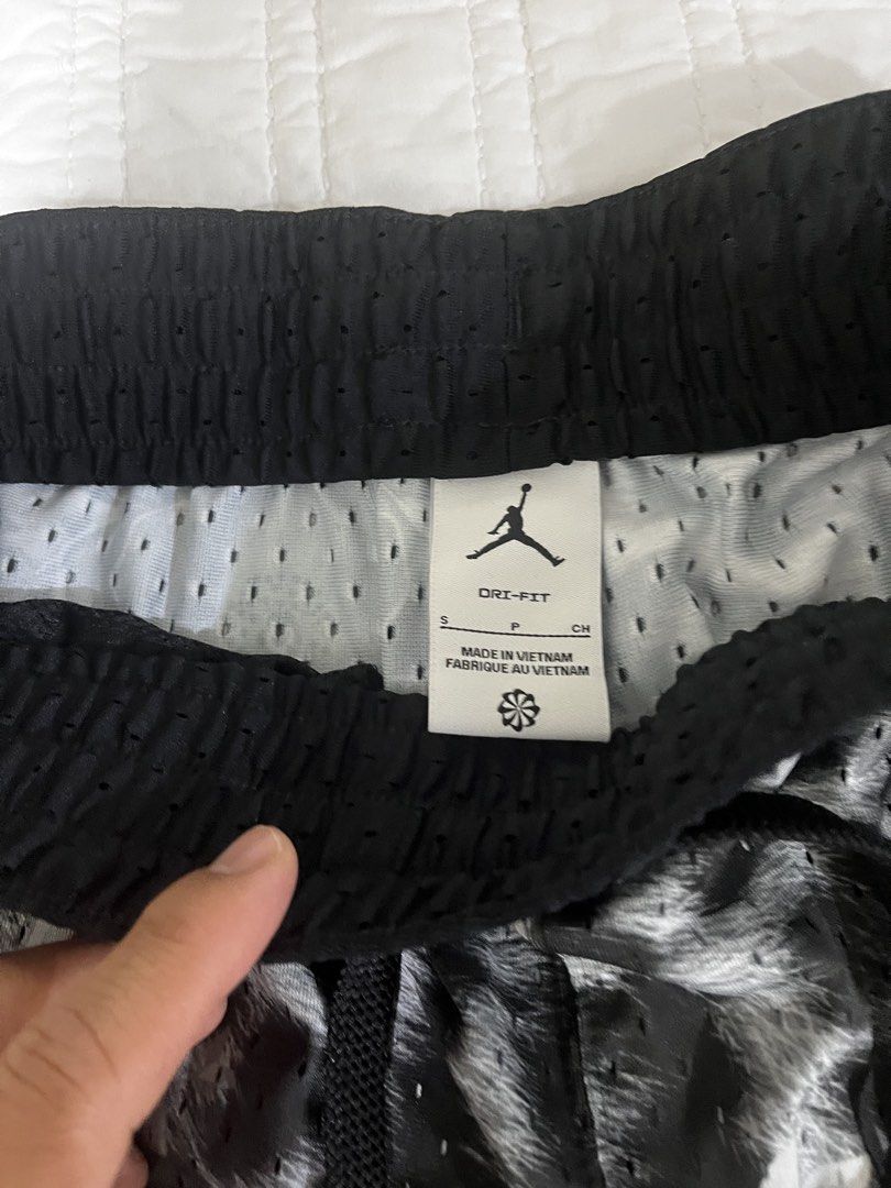 Jordan diamond and nike training shorts (Category: Activewear) located in Cabangan. Submitted by therare1 (Listing ID 1452598185, Image 3). Description: Original, negotiable, size small.