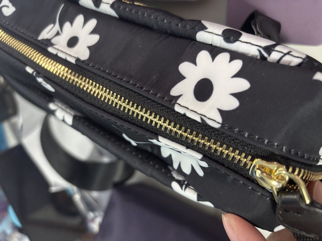 Kate Spade Camera Bag (Category: Cross-body Bags) located in Angono. Submitted by buditha (Listing ID 1452515656, Image 2). Description: Kate spade camera bag Nabili around 2k selling it 1500 .