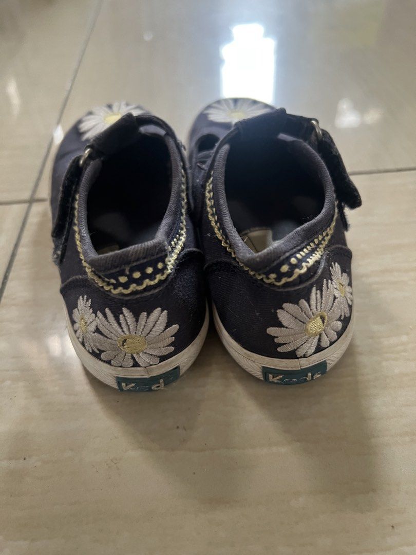 KEDS shoes for girls (Category: Babies & Kids Fashion) located in Rizal. Submitted by cristetaa (Listing ID 1452645566, Image 3). Description: Size: US 11M Pre-loved shoes. Please manage your expectations. MOP: gc@ash, UB MOD: GGX, Lalamove No rush shipping please. I can only ship on weekends..
