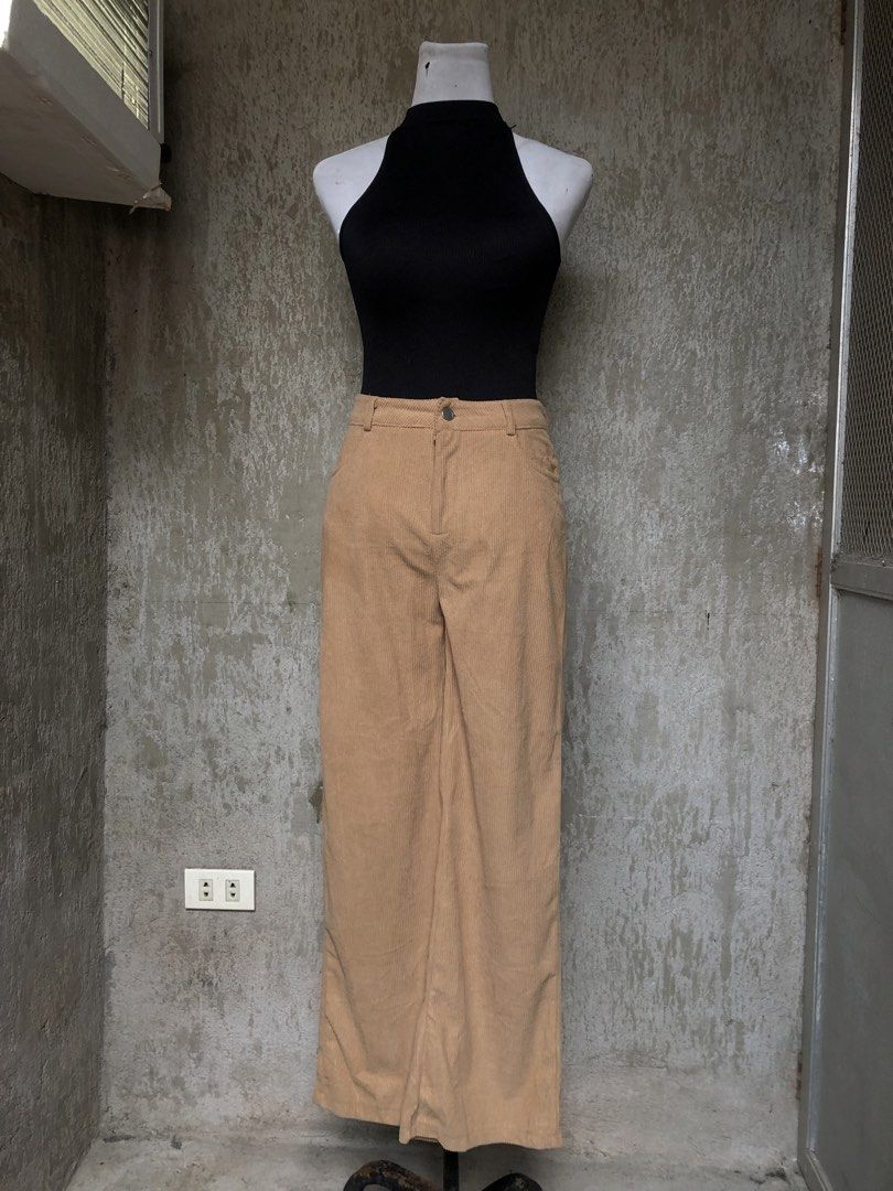 Khaki Corduroy Pants (Category: Other Bottoms) located in Muntinlupa City. Submitted by ksclocollection (Listing ID 1452674052, Image 2). Description: Tan corduroy straight pants. Ribbed texture for a retro, comfy, and stylish look. waist 26-27 | length 39.