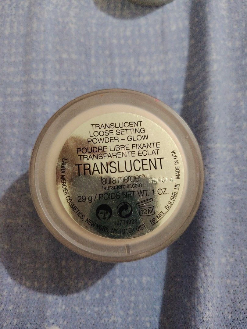 Laura Mercier Translucent Loose Setting Powder in Glow (Category: Makeup) located in Muntinlupa City. Submitted by madtan (Listing ID 1452601961, Image 2). Description: Barely used Original Made in USA lalamove or jt express shouldered by buyer.