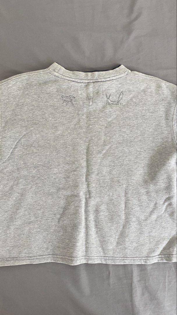 Le Petit Prince Grey Graphic Sweatshirt (Category: Coats, Jackets and Outerwear) located in Manila. Submitted by bajisuke (Listing ID 1452635305, Image 2). Description: - Feel free to PM for queries/other details - Price is negotiable but no lowballing - No to rush shipping .