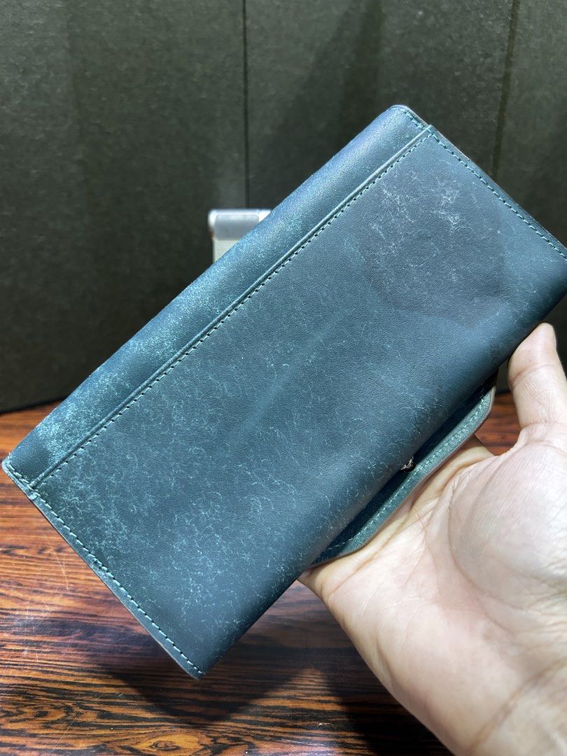 Leather Wallet (Category: Community) located in Manila. Submitted by starbalesukandjapansurplus (Listing ID 1452514799, Image 2). Description: .