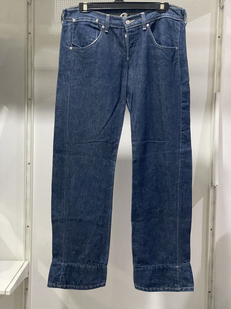 Levi's Engineered (Category: Jeans & Leggings) located in Cyberjaya. Submitted by sintakk (Listing ID 1452641908, Image 2). Description: Levis Engineered ladies Y2k Size 34 Labuh 29.5 kondisi cun .