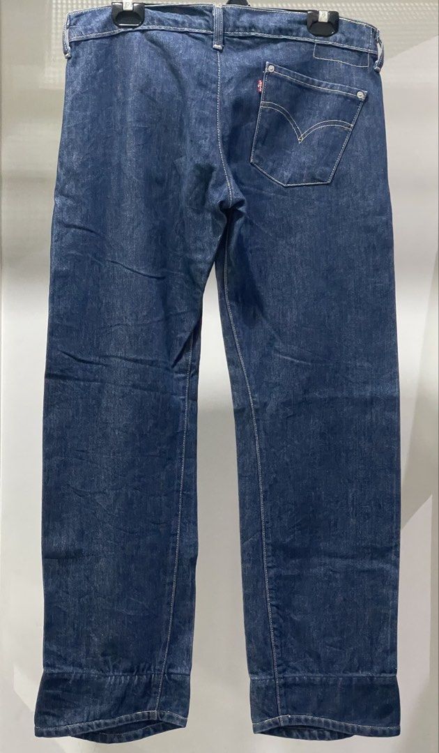 Levi's Engineered (Category: Jeans & Leggings) located in Cyberjaya. Submitted by sintakk (Listing ID 1452641908, Image 1). Description: Levis Engineered ladies Y2k Size 34 Labuh 29.5 kondisi cun .