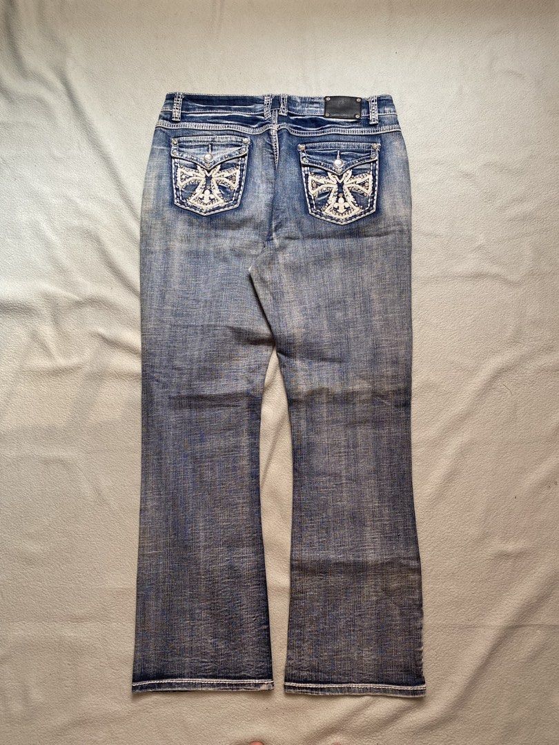 Live Hard Jeans (Category: Jeans) located in Manila. Submitted by paulowens_ (Listing ID 1452534842, Image 1). Description: Live Hard Jeans waist: 36 length: 41.5 leg opening: 9 issue: missing button(see last slide) 320 shipped.
