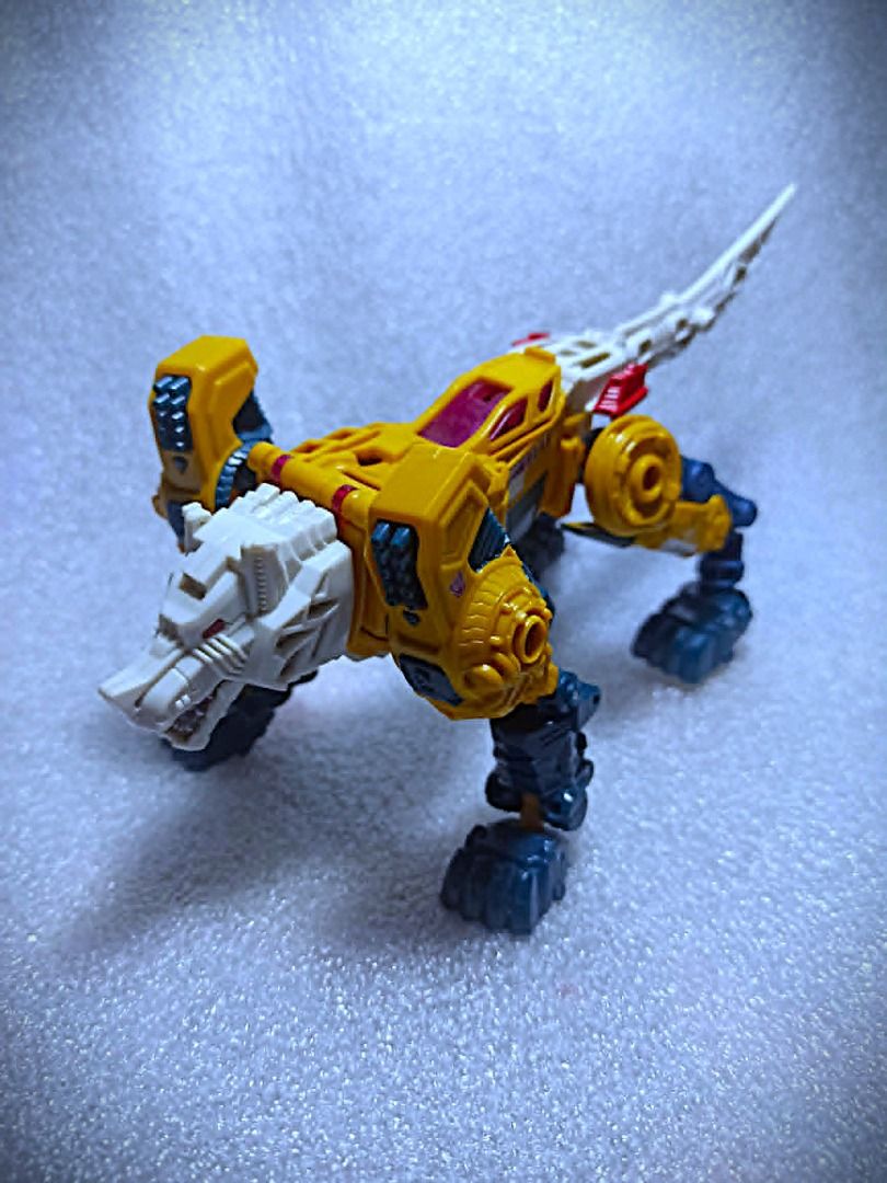 Loose Titans Return WOLFWIRE & Monxo Hasbro Deluxe Class Decepticon Transformers (Category: Action & Battle Toys) located in Pasay City. Submitted by Chariselyn (Listing ID 1452680986, Image 3). Description: Loose Titans Return WOLFWIRE & Monxo (1,000+sf) Hasbro Deluxe Class Decepticon Transformers Series: Transformers Generations, 2017 Scale: 6 inches Stock: 1 Condition: 10/10 Issues: 0 Accessories: complete, no manual Mode of Payment: GCash or 