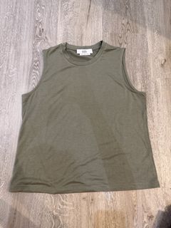 (Category: ) located in . Submitted by closetbyshan_818 (Listing ID 1452672913, Image 1). Description: .