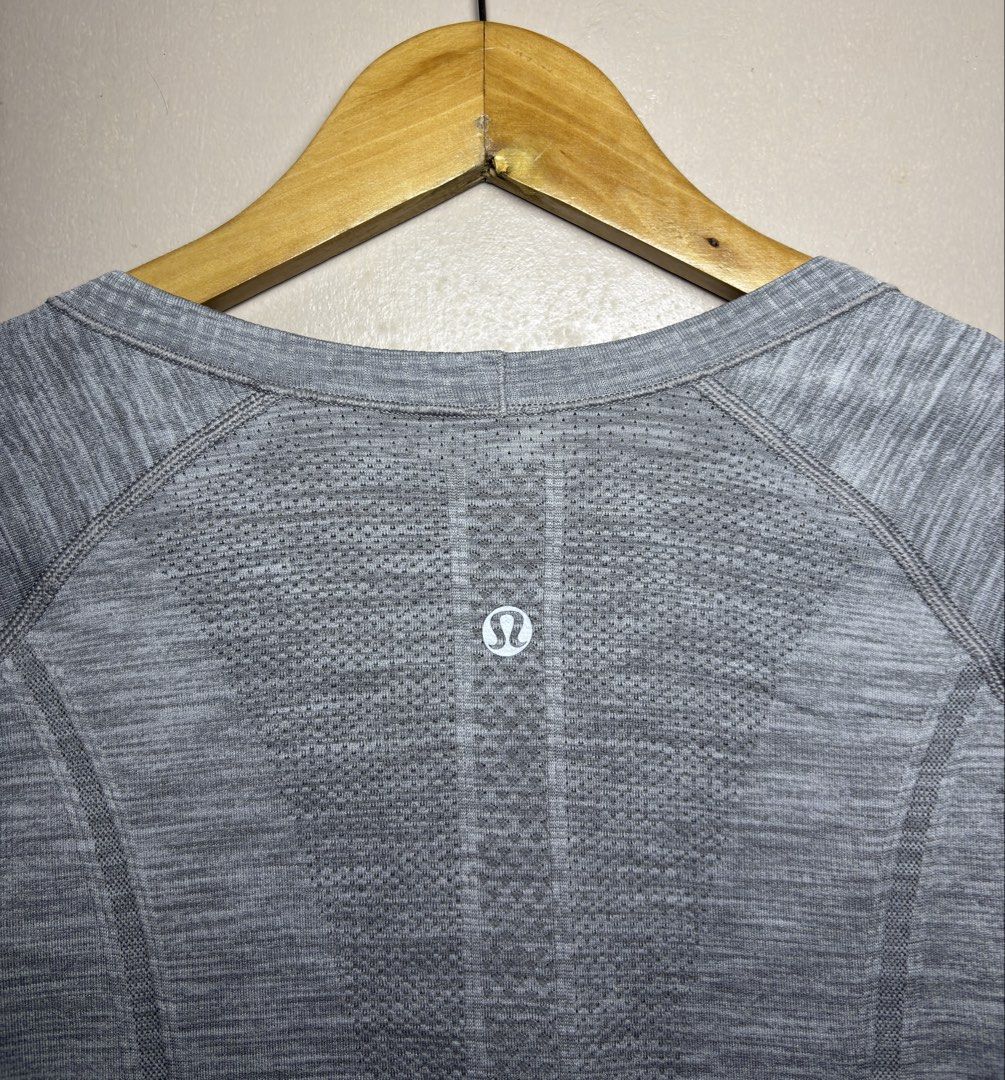 Lululemon (Category: Activewear) located in Dumaguete. Submitted by delfinds (Listing ID 1452612365, Image 3). Description: lululemon Swiftly Tech Long Sleeve Crew Size 8 Cut neck tag ( legit ) As new condition No issue 9.8/10 color rate 650 free shipping Loc: Dumaguete City, Negros Oriental 📩📩📩.