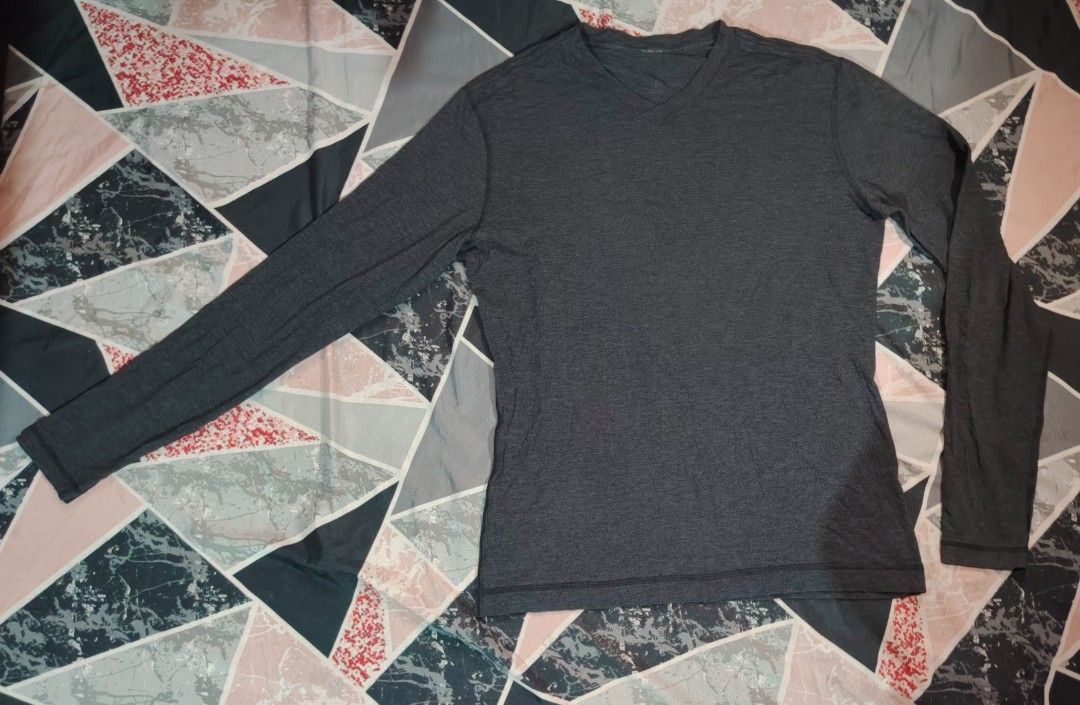 Lululemon Mens Long Sleeve Gray (Category: Activewear) located in San Fernando. Submitted by vincentgomez (Listing ID 1452634931, Image 3). Description: Lululemon Mens Long Sleeve Gray -Dimension 19x27 -Excellent Condition -No Flaws La Union📍 DM FOR MORE INFO IF INTERESTED‼️.