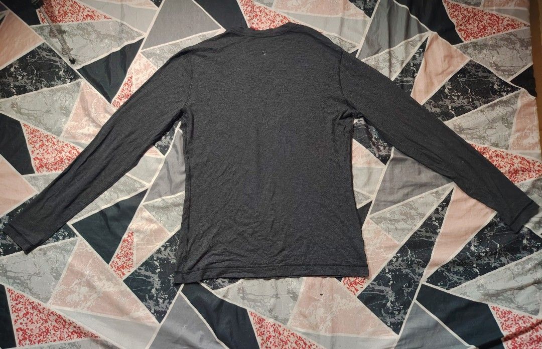 Lululemon Mens Long Sleeve Gray (Category: Activewear) located in San Fernando. Submitted by vincentgomez (Listing ID 1452634931, Image 2). Description: Lululemon Mens Long Sleeve Gray -Dimension 19x27 -Excellent Condition -No Flaws La Union📍 DM FOR MORE INFO IF INTERESTED‼️.