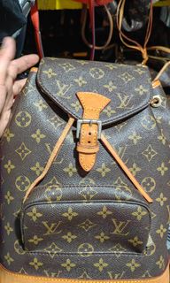 (Category: ) located in . Submitted by darriebags88 (Listing ID 1452603991, Image 1). Description: .