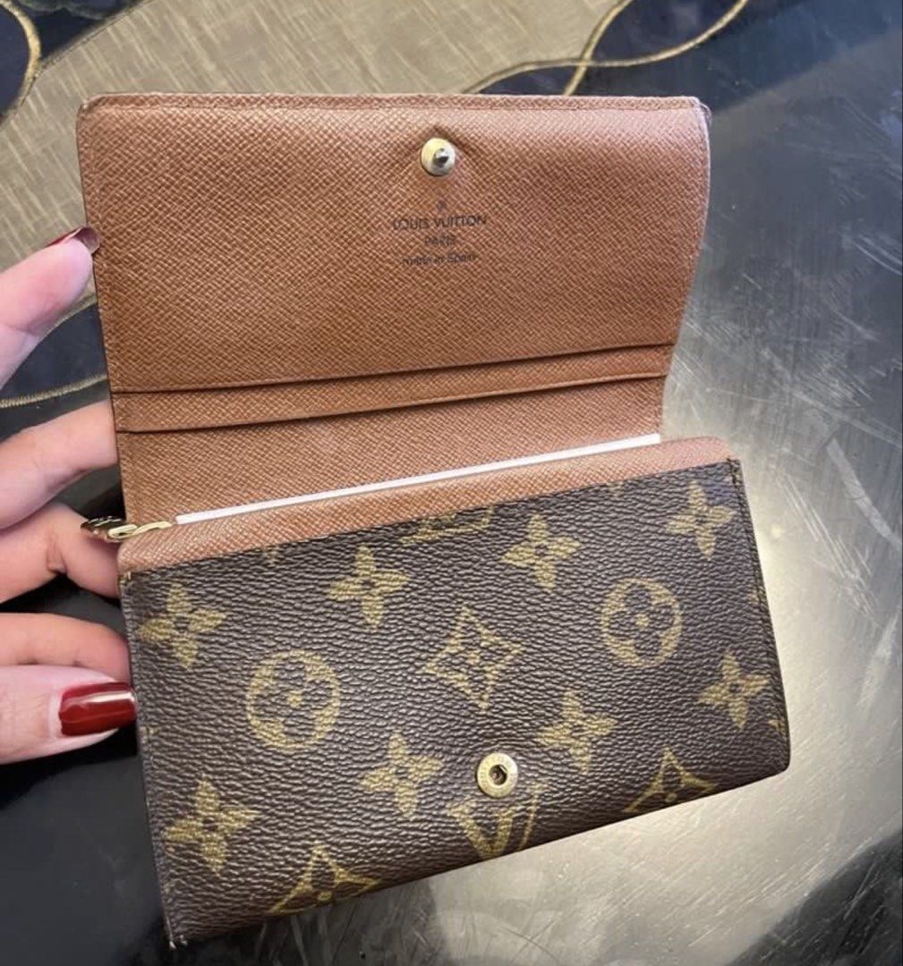 LV Wallet Zipper (Category: Wallets & Card holders) located in Cavite. Submitted by theluxurybyaalheebotique (Listing ID 1452627337, Image 3). Description: 🎌🎌2nd STREET Nagoya JAPAN🎌🎌 100% Authentic ‼️Sign of usage: see actual picture 👀Look closely to the image and make sure you are confirmed with the issue before minning. No return & No Refund Policy. Let’s not waste our TIME HERE. 🎞️All item shoot in uncleaned condition. Some dirt or dust