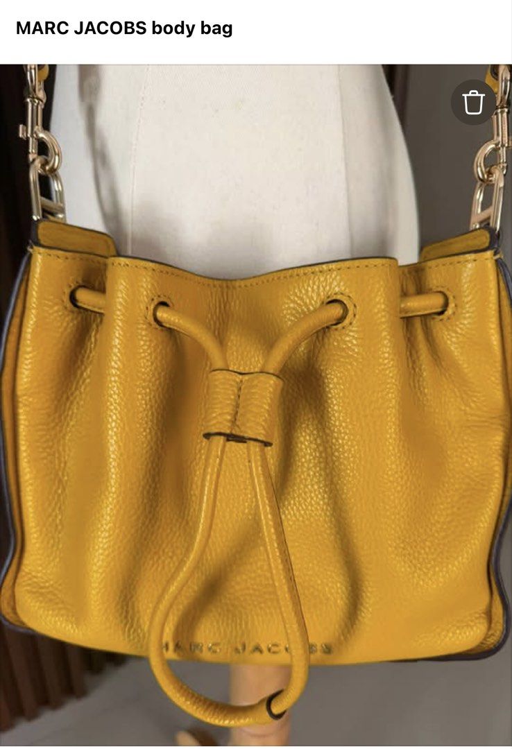 MARC JACOBS body bag (Category: Cross-body Bags) located in Mexico. Submitted by simang888 (Listing ID 1452669703, Image 2). Description: .