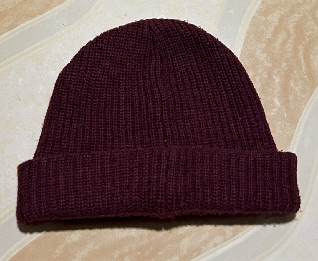 Maroon Ribbed Knit Beanie Hat (Category: Hats & Beanies) located in Manila. Submitted by dcoolest (Listing ID 1452652497, Image 1). Description: - Classic maroon beanie - Ribbed knit texture - Foldable cuff (wear up or down) - Provides warmth for cooler weather - Versatile and easy to style with any outfit.