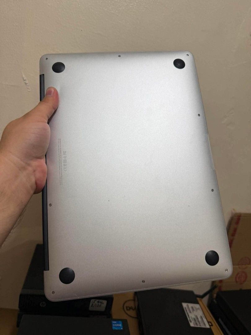 Mcbook air 2017 13 inch (Category: Laptops & Notebooks) located in Manila. Submitted by happyearth.953a15 (Listing ID 1452687085, Image 3). Description: Mcbook air 2017 13 inch 8gb ram 128gb ssd Battery conditions GOOD With charger No issue ✅ 💸💸 12,000 Location: San Andres bukid manila Pick up or meet up.