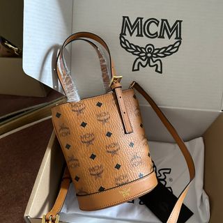 (Category: ) located in . Submitted by fancycollzstore (Listing ID 1452668310, Image 1). Description: .