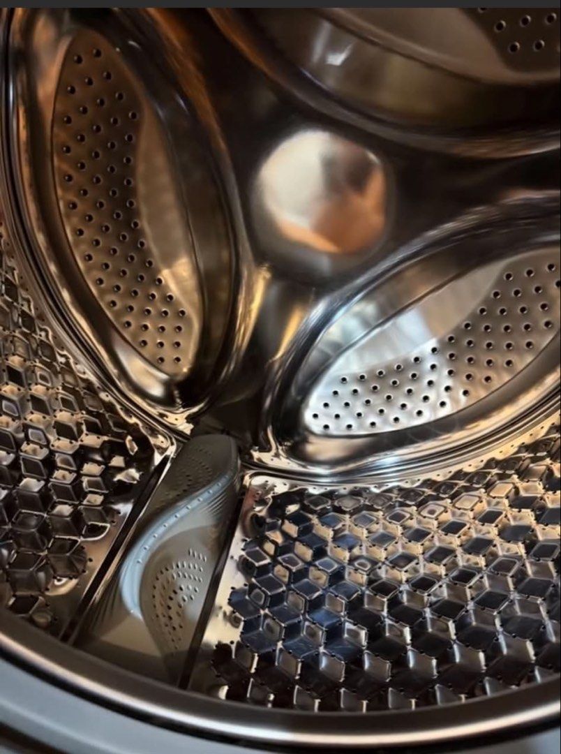 Midea 8.5kg Inverter Front Load Washing Machine + Dryer (Category: Washing Machines and Dryers) located in Cainta. Submitted by cubic01 (Listing ID 1452584425, Image 2). Description: - Midea 8.5kg Inverter Front Load Washing Machine with Dryer - Model: FP-85LFC080MTW-W1 - Clean drum interior - Excellent working condition -Not more than 10x used -Bought 34,995 at Abenson 60L 89H 50w -Rfs, moving out -Pick up at Brookside Cainta.