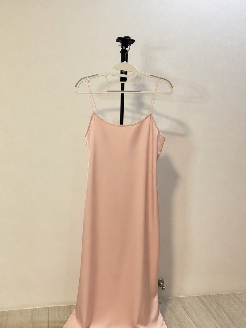 MUSERA Satin Slip Dress Pink (Category: Dresses) located in Dasmarinas. Submitted by chryselles (Listing ID 1452693315, Image 3). Description: Pink satin slip dress. Spaghetti straps. Floor length. Great for events or a night out. Very flowy material. Never used. Sinukat lang..
