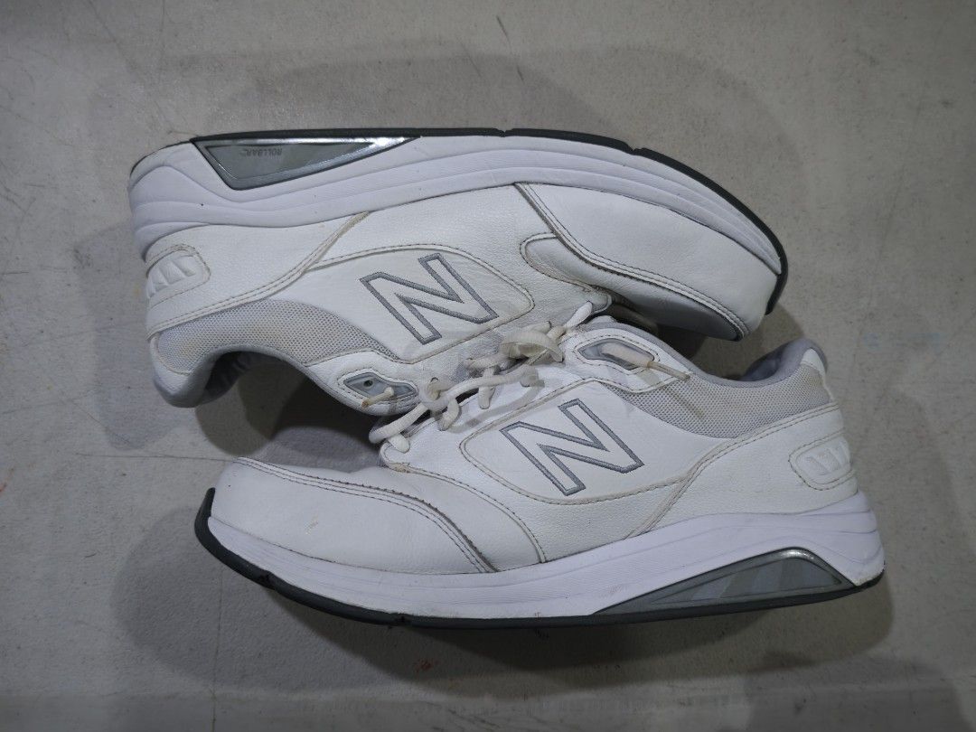 New Balance 928v3 2E (Category: Casual Shoes) located in Manila. Submitted by vitseal (Listing ID 1452533242, Image 3). Description: Size 9 2E No box Location: Sampaloc, Welcome Rotonda.