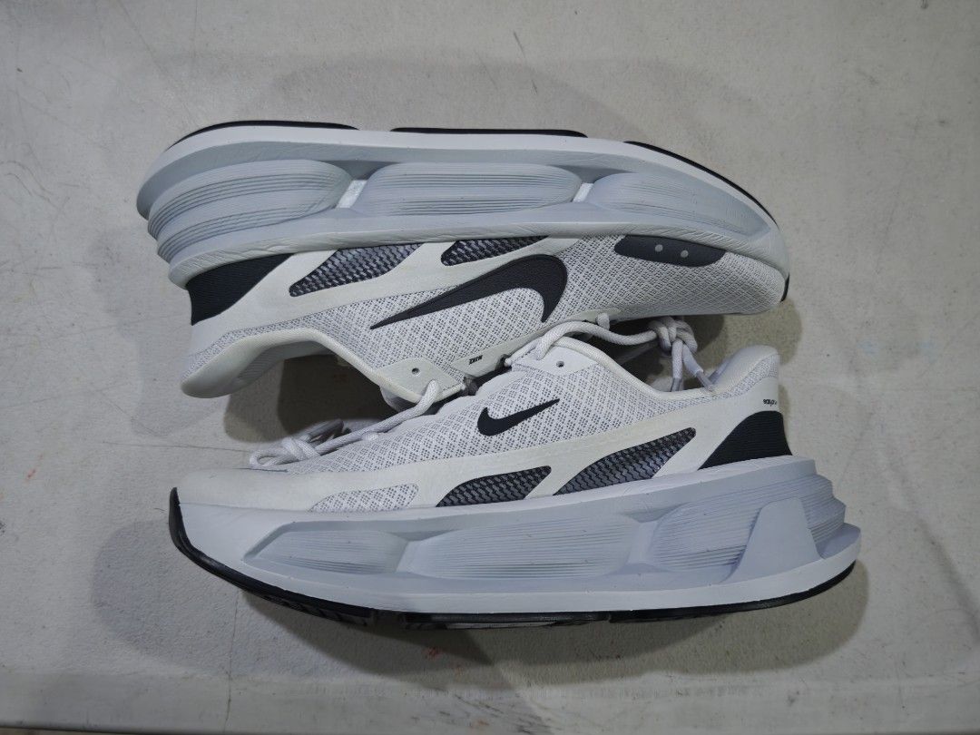 Nike Comfort Ride EasyOn White/Gray (Category: Sneakers) located in Manila. Submitted by vitseal (Listing ID 1452524969, Image 3). Description: Size 9 Brand new with box Location: Sampaloc, Welcome Rotonda.
