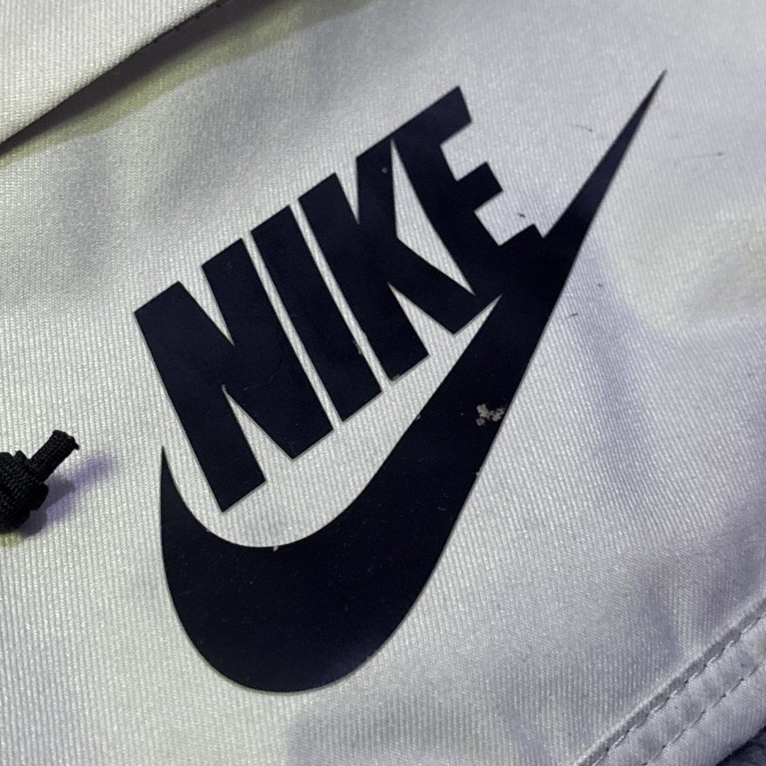 Nike Tech Hip Pack (Fanny Pack) 10L 'Light Bone' (Category: Belt bags, Clutches and Pouches) located in Bulacan. Submitted by zdref_ (Listing ID 1452570923, Image 2). Description: DECLUTTER/TRADE (10-10-5 ONLY) Nike Tech Hip Pack (Fanny Pack) 10L 'Light Bone' USED | Bag Only ₱900 DETAILED PICTURES POSTED Meet-up, Lalamove, J&T, JRS, or LBC.