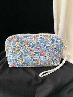 (Category: ) located in . Submitted by dillythriftstore (Listing ID 1452608790, Image 1). Description: .