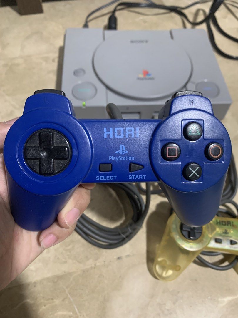 Orig HORI japan PS 1 controllers (Category: PlayStation) located in Quezon City. Submitted by ceejhay_toys (Listing ID 1452630736, Image 3). Description: Orig hori japan ps1 controller Tested working all buttons 400 each may bawas kung kunin lahat Asis kung ano po nasa photo yan makukuha nyo Qc fairview location.