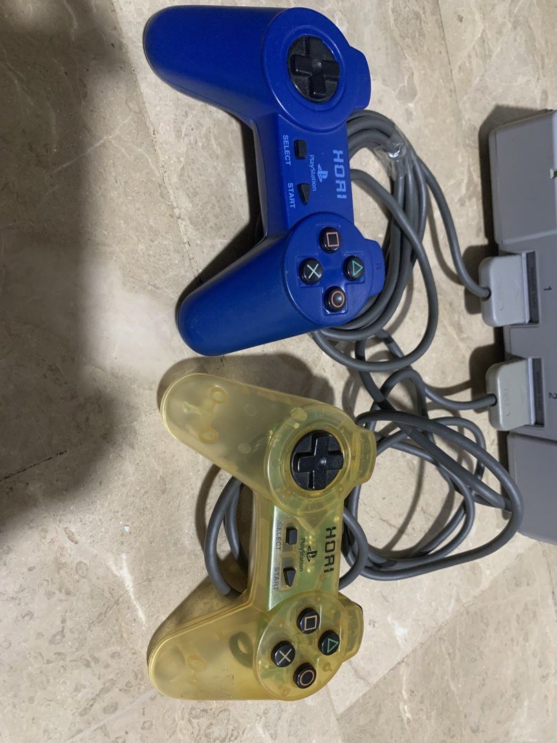 Orig HORI japan PS 1 controllers (Category: PlayStation) located in Quezon City. Submitted by ceejhay_toys (Listing ID 1452630736, Image 2). Description: Orig hori japan ps1 controller Tested working all buttons 400 each may bawas kung kunin lahat Asis kung ano po nasa photo yan makukuha nyo Qc fairview location.