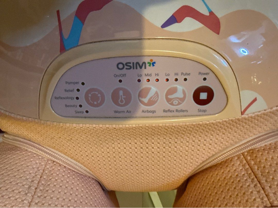 OSIM uStiletto 按摩器 （分類：按摩紓緩用品）位於 Hong Kong。 由 wiwi3030vv 提交（商品編號 1452673273，圖片 1）。簡介： OSIM uStiletto 按摩器，粉紅色，有Warm Air, Reflex Rollers, Airbags 功能。仲有Pamper, Relief, Retenology, Beauty, Sleep 模式。操作好簡單，一睇就明。。