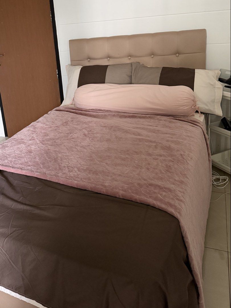 Our Home Salem Bundle Bedbox and Mattress (Category: Bed Frames & Mattresses) located in Quezon City. Submitted by andrianned51509 (Listing ID 1452570573, Image 1). Description: Bought at Our Home Our Home Salem Bundle Bedbox and Mattress Medium Firm Spring Bed Semi-Double 74x48 inches ‼️Only used it for a while. Good as new! 💰Negotiable price .