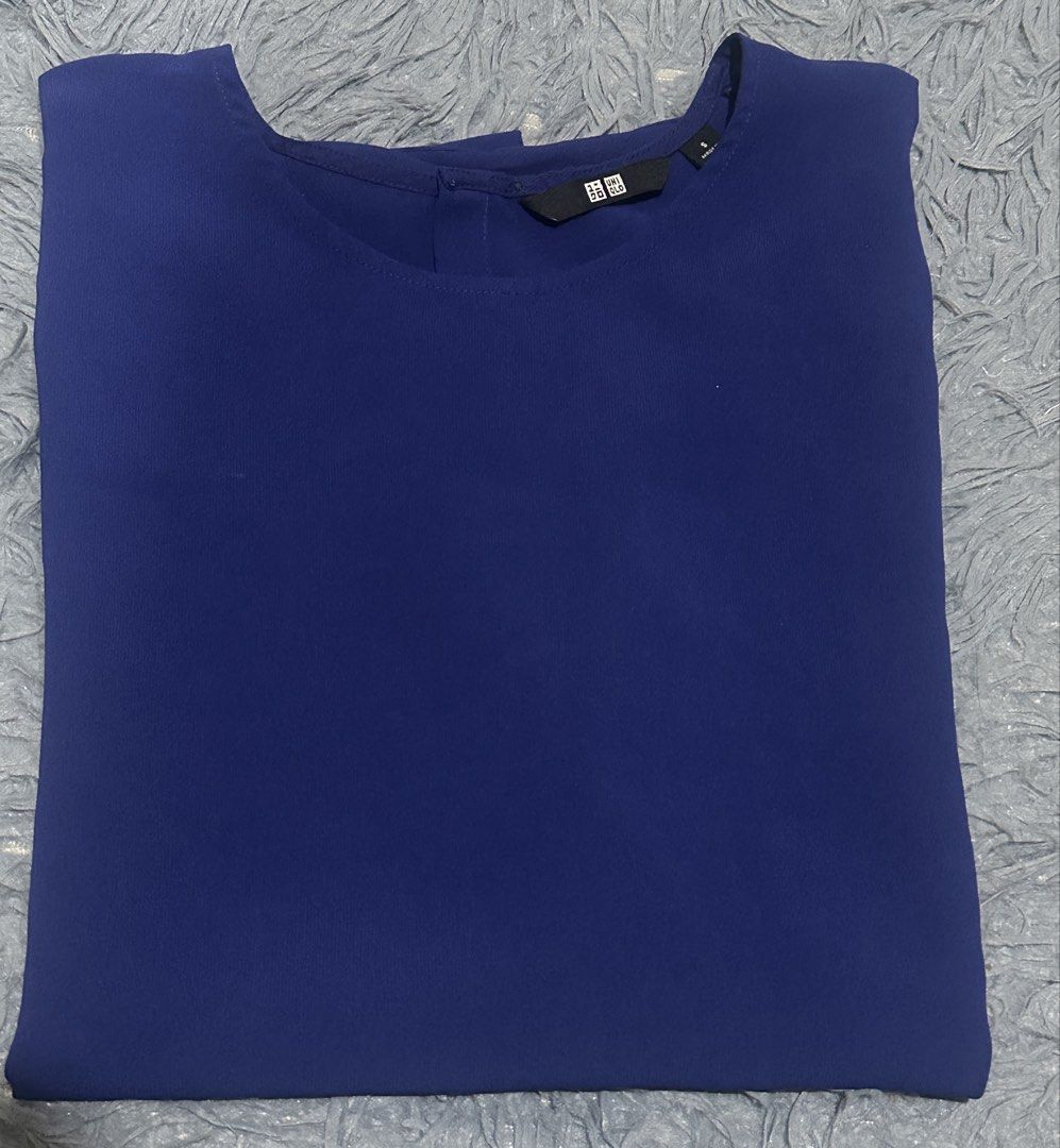 Php450 Bundle Uniqlo Blouse (Category: Blouses) located in Manila. Submitted by kgdecluttercloset (Listing ID 1452576426, Image 3). Description: .