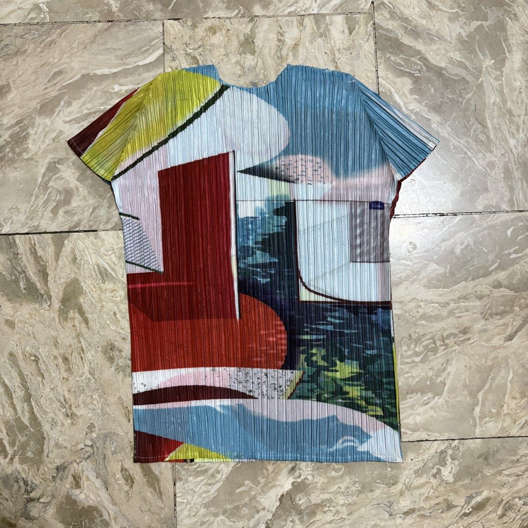 Pleats Please issey miyake blouse (Category: Blouses) located in Dinalupihan. Submitted by hell.thrift (Listing ID 1452656967, Image 2). Description: No issue As new Size:3 freesize.