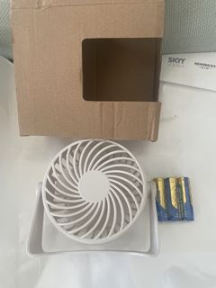 （分類：）位於 。 由 smkat 提交（商品編號 1452618478，圖片 1）。簡介： 。
