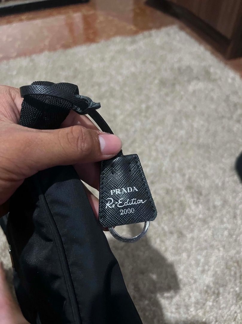 prada re edition 2000 (Category: Luxury Bags & Wallets) located in Caloocan City. Submitted by goldendeer_ccbb82 (Listing ID 1452622525, Image 3). Description: .