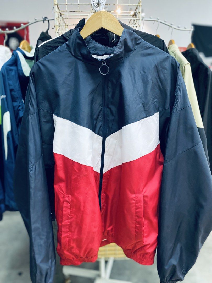 Pull & Bear Track Jacket (Category: Coats, Jackets and Outerwear) located in Johor Bahru. Submitted by leftsidebarbershop (Listing ID 1452514127, Image 1). Description: used good condition size XL pit 25/28 Walk in Leftside Barbershop Tebrau City Residence JB Cod,postage on✅ 📲018-4657677 .