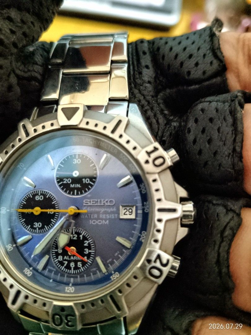 rare Seiko Chronograph ( Snowflake ) (Category: Men's Watches) located in Baguio. Submitted by kuysted_79 (Listing ID 1452628547, Image 3). Description: rare vintange Seiko Chronograph @ Mint Condition Caliber : 7T32 - 6M20 ( Quartz ) Excellent Condition 42mm Case Stainless Steel 37mm Sunburst Lavander Dial Rotating Bezel Seconds Chrono / Minute Chrono / Alarm Chrono All in Function. Date Adjust Function Luminous Indices and hands with Seiko Stai