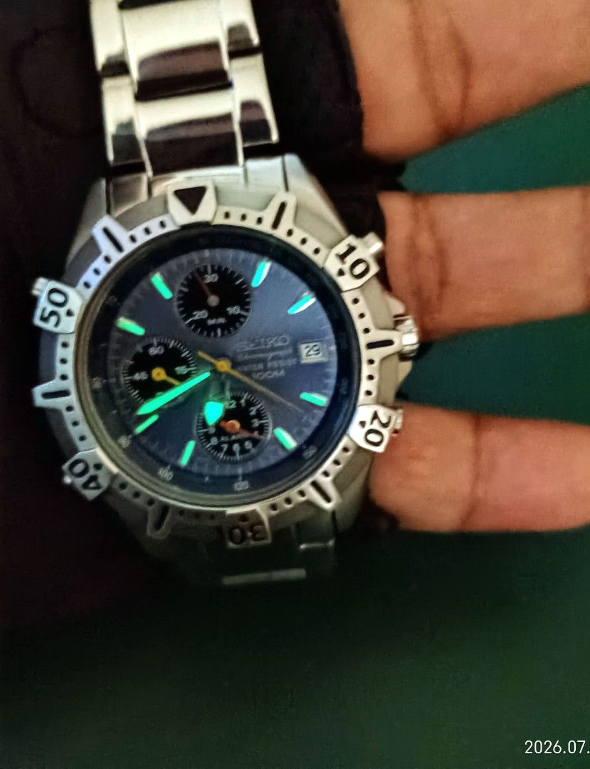 rare Seiko Chronograph ( Snowflake ) (Category: Men's Watches) located in Baguio. Submitted by kuysted_79 (Listing ID 1452628547, Image 1). Description: rare vintange Seiko Chronograph @ Mint Condition Caliber : 7T32 - 6M20 ( Quartz ) Excellent Condition 42mm Case Stainless Steel 37mm Sunburst Lavander Dial Rotating Bezel Seconds Chrono / Minute Chrono / Alarm Chrono All in Function. Date Adjust Function Luminous Indices and hands with Seiko Stai