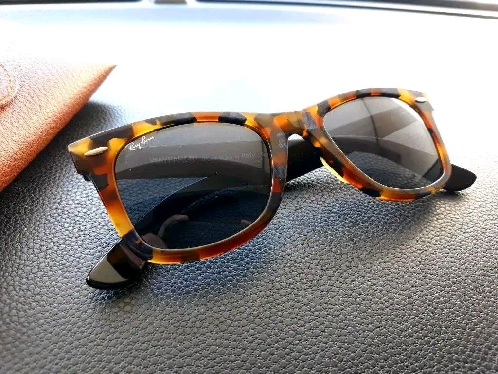 Rayban Wayfarer Turquoise Shards (Rare) (Category: Everything Else Others) located in Quezon City. Submitted by rbdy01 (Listing ID 1452637838, Image 3). Description: Wayfarer Turquoise shards embedded in the frame with black temples for that really good contrast look. The turquoise shards shines in sunlight and polarized lens provide the best protection for your eyes. These are no longer in production and has become a very sought after model. In 