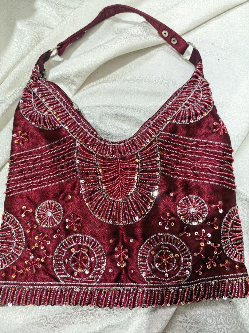 Red Beaded Shoulder Bag (Category: Shoulder Bags) located in Tuguegarao City. Submitted by zenphoenix-7ad615 (Listing ID 1452587561, Image 3). Description: Beaded Shoulder bag 12 by 11 inches.