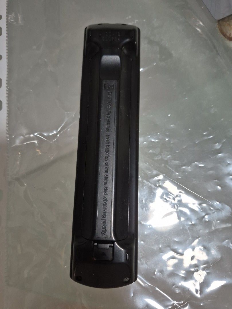 Remote control (Category: TV Parts & Accessories) located in Singapore. Submitted by 9anice (Listing ID 1452579996, Image 2). Description: Not sure if still working.