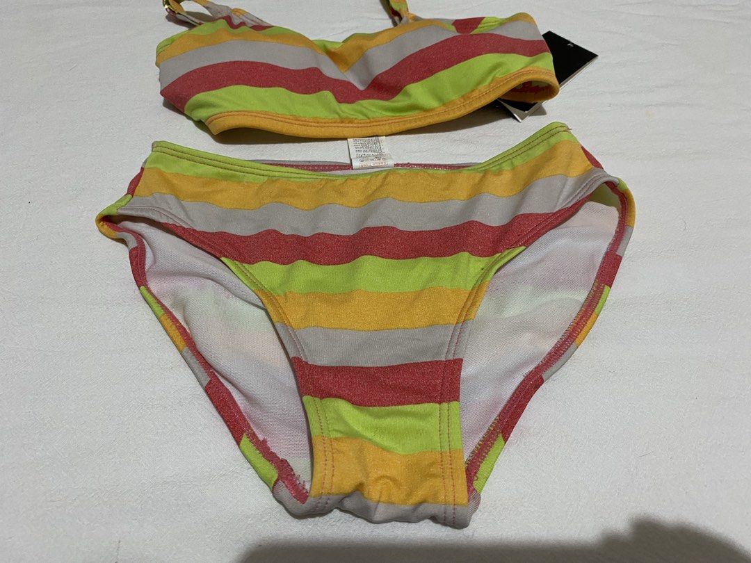 Renoma Medium Swimsuit (Category: Activewear) located in Manila. Submitted by resi.diaz (Listing ID 1452550636, Image 2). Description: Chest- 75cm Hips- 80 cm.